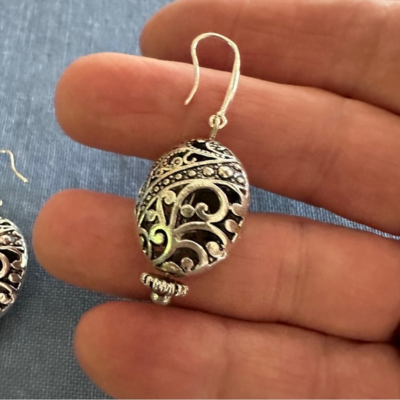 Silver filigree drop earrings, new, never worn. - Picture 3 of 7